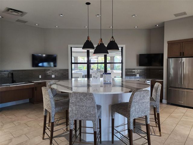 4422 S Silverwood Lane, Oakland Park, FL 33309