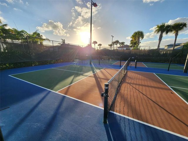 4422 S Silverwood Lane, Oakland Park, FL 33309