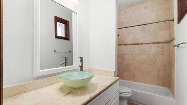 2304 Holly ST, Austin, TX 78702