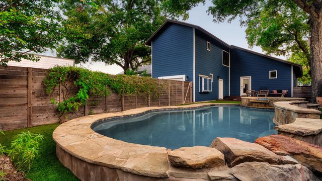 2304 Holly ST, Austin, TX 78702
