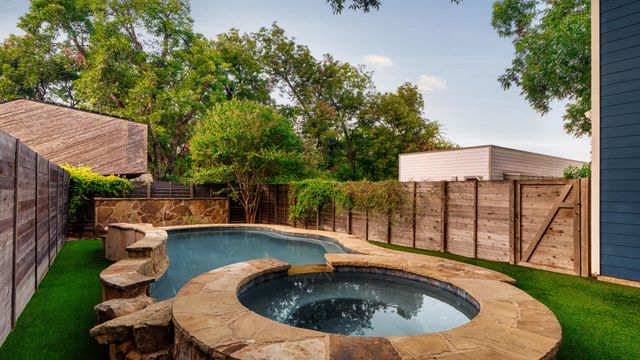 2304 Holly ST, Austin, TX 78702