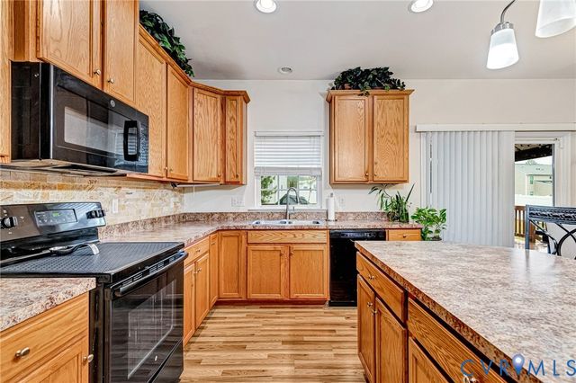 420 Daniel Bluff Ln, Henrico, VA 23223