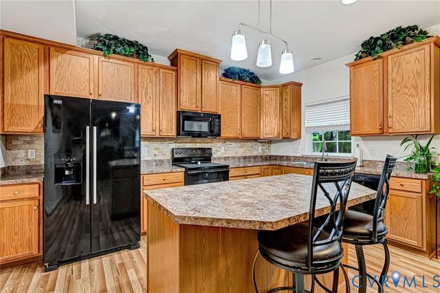 420 Daniel Bluff Ln, Henrico, VA 23223