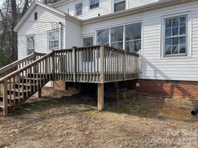 110 N Academy Street, Mooresboro, NC 28114