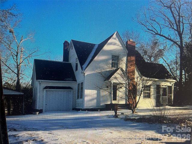 110 N Academy Street, Mooresboro, NC 28114