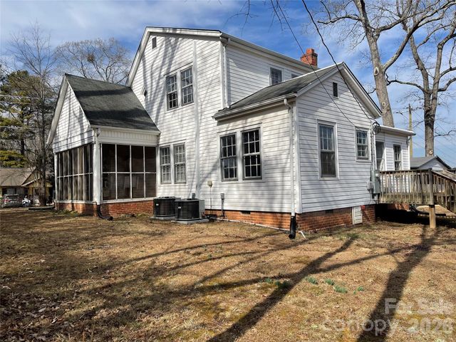 110 N Academy Street, Mooresboro, NC 28114