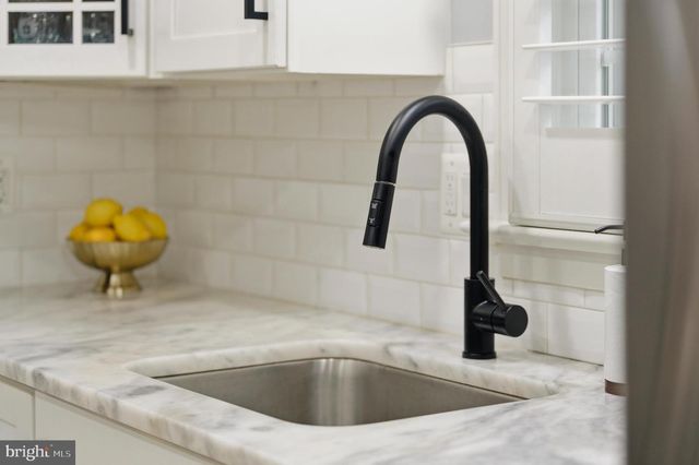 7414 HALLCREST DR, Mclean, VA 22102