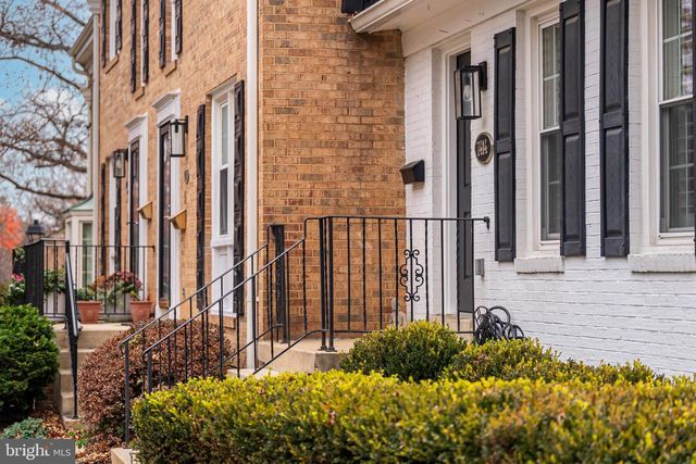 7414 HALLCREST DR, Mclean, VA 22102