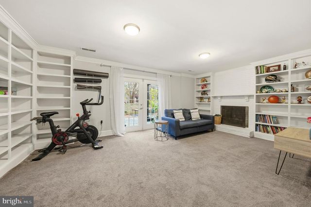 7414 HALLCREST DR, Mclean, VA 22102