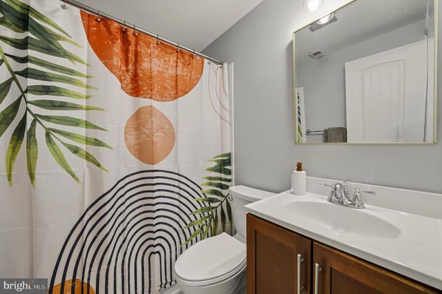 7414 HALLCREST DR, Mclean, VA 22102