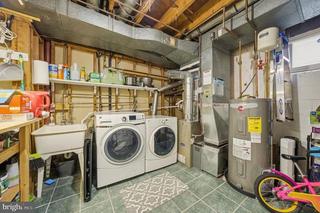 7414 HALLCREST DR, Mclean, VA 22102