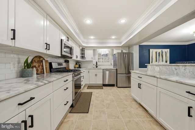 7414 HALLCREST DR, Mclean, VA 22102