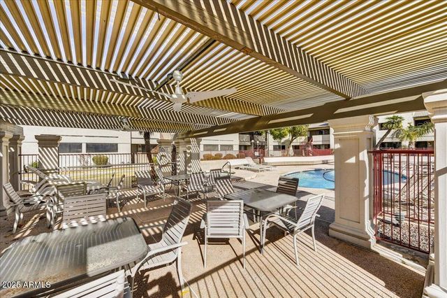 3301 E EARLL Drive 102, Phoenix, AZ 85018