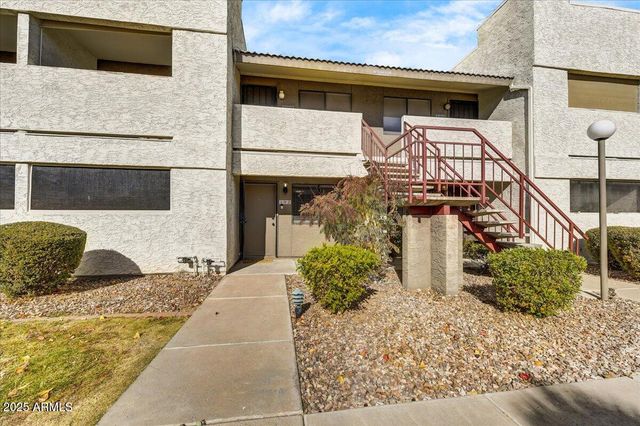 3301 E EARLL Drive 102, Phoenix, AZ 85018
