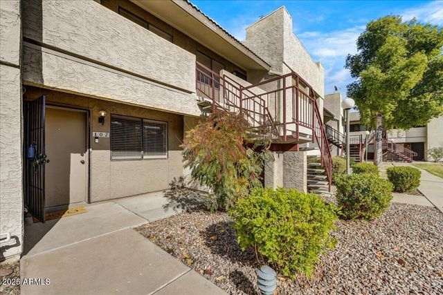 3301 E EARLL Drive 102, Phoenix, AZ 85018