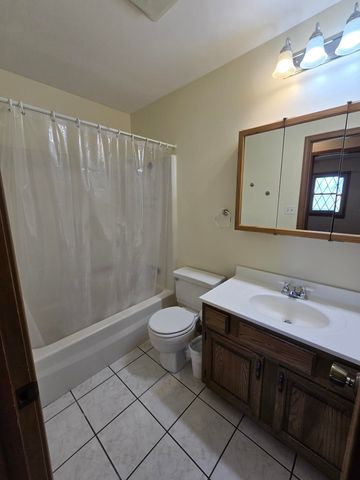 3200 Cathlinda Dr, Winfield, KS 67156