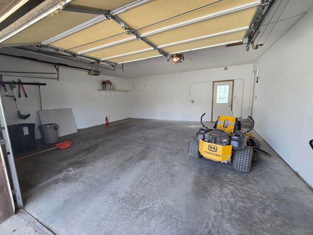 3200 Cathlinda Dr, Winfield, KS 67156