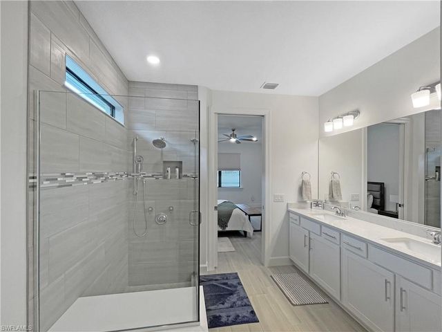 2057 Yellowfin CIR, Naples, FL 34114