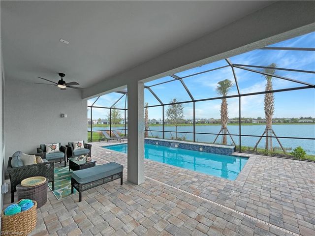 2057 Yellowfin CIR, Naples, FL 34114