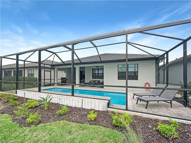 2057 Yellowfin CIR, Naples, FL 34114