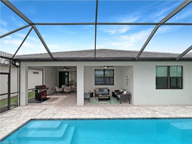 2057 Yellowfin CIR, Naples, FL 34114