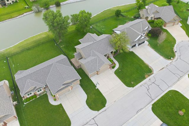 4009 N Lake Ridge Ct, Wichita, KS 67205
