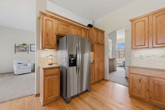 4009 N Lake Ridge Ct, Wichita, KS 67205