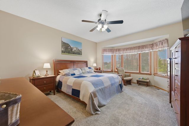 4009 N Lake Ridge Ct, Wichita, KS 67205