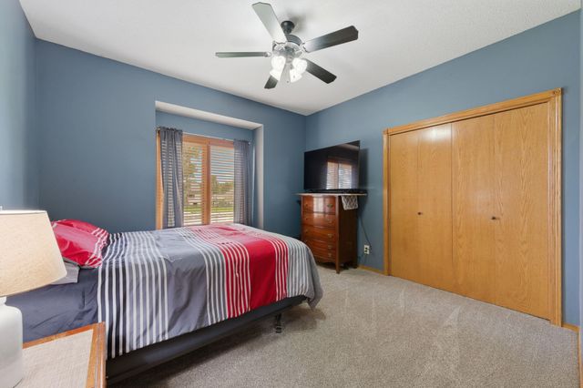 4009 N Lake Ridge Ct, Wichita, KS 67205