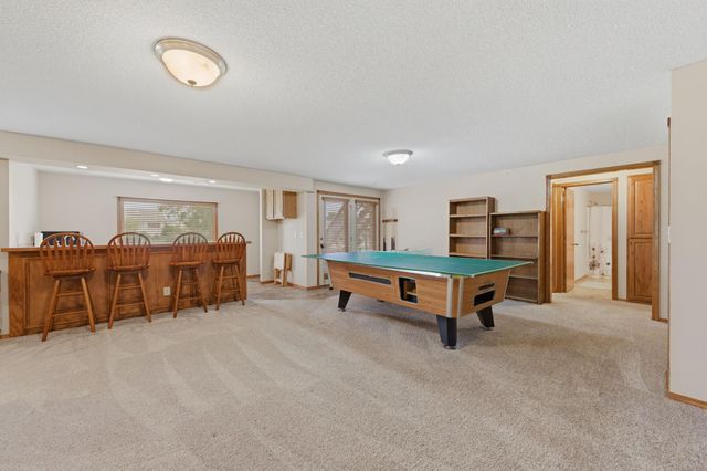 4009 N Lake Ridge Ct, Wichita, KS 67205