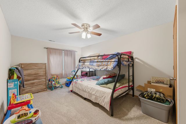 4009 N Lake Ridge Ct, Wichita, KS 67205