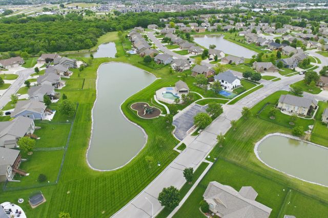 4009 N Lake Ridge Ct, Wichita, KS 67205