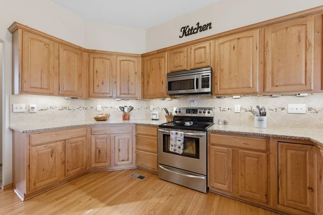 4009 N Lake Ridge Ct, Wichita, KS 67205