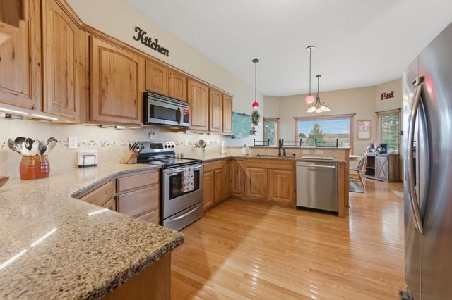 4009 N Lake Ridge Ct, Wichita, KS 67205
