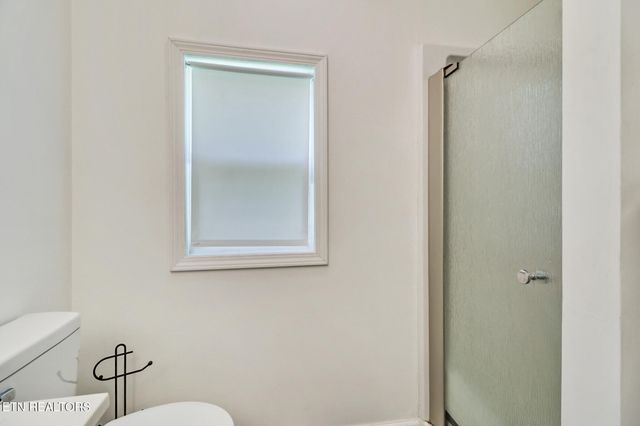 484 Kerrigan Rd, Crossville, TN 38555