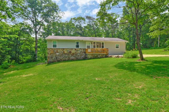 484 Kerrigan Rd, Crossville, TN 38555