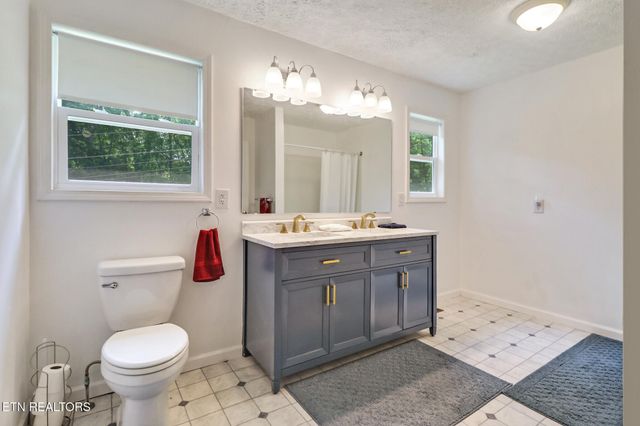 484 Kerrigan Rd, Crossville, TN 38555