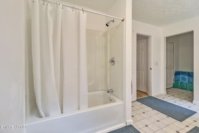 484 Kerrigan Rd, Crossville, TN 38555