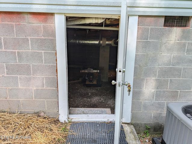 484 Kerrigan Rd, Crossville, TN 38555