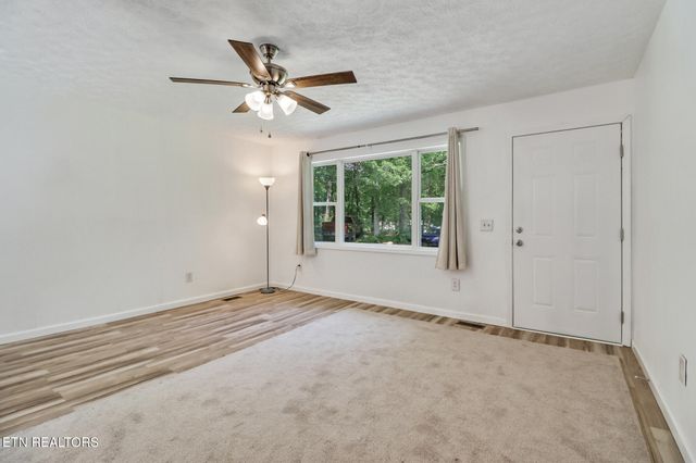 484 Kerrigan Rd, Crossville, TN 38555