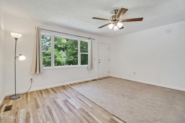 484 Kerrigan Rd, Crossville, TN 38555