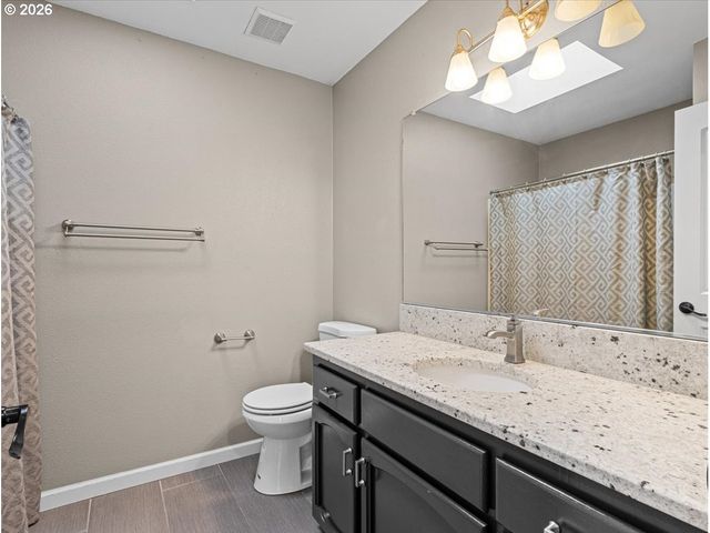 12988 Se BLUFF Dr, Clackamas, OR 97015