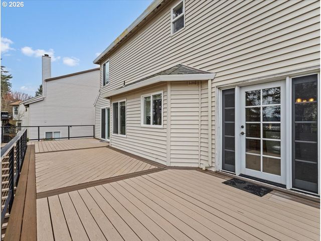 12988 Se BLUFF Dr, Clackamas, OR 97015