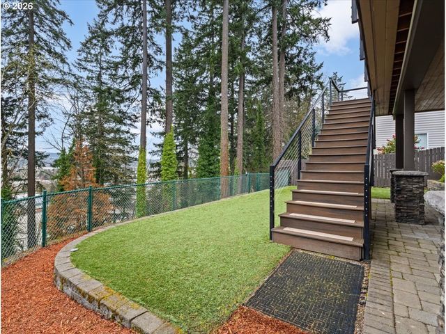 12988 Se BLUFF Dr, Clackamas, OR 97015