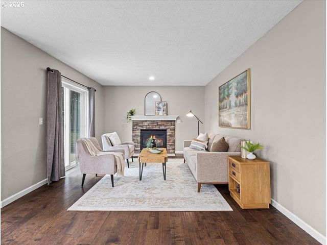 12988 Se BLUFF Dr, Clackamas, OR 97015