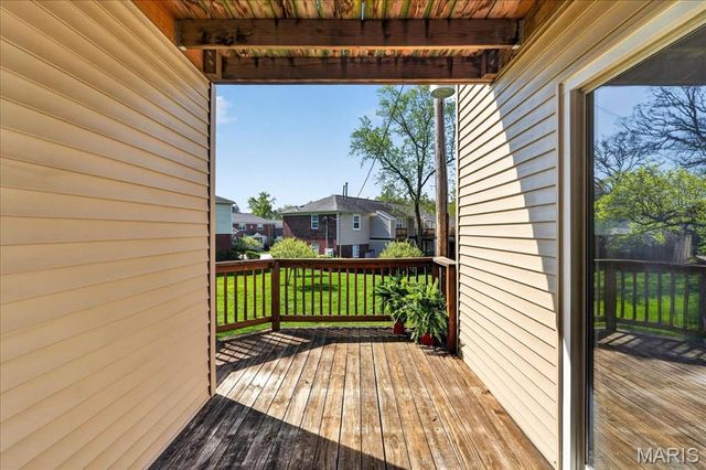 9028 Cardinal Terrace, Brentwood, MO 63144