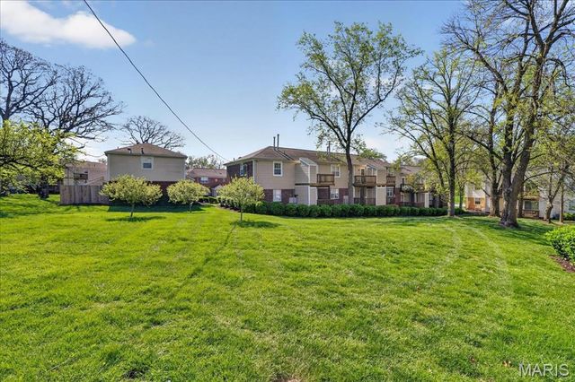 9028 Cardinal Terrace, Brentwood, MO 63144