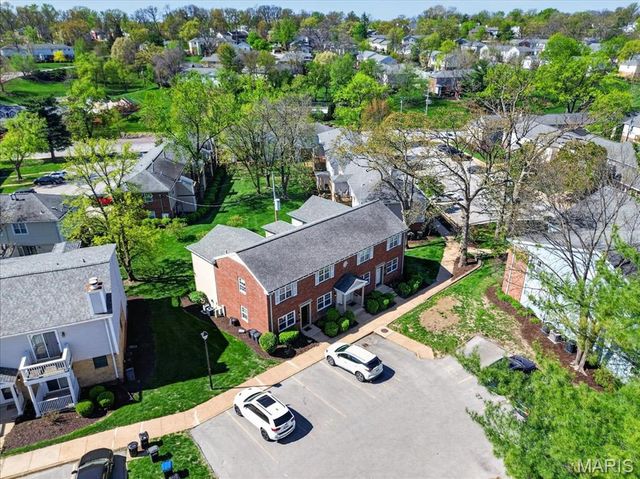 9028 Cardinal Terrace, Brentwood, MO 63144