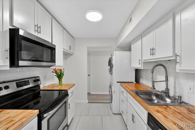 9028 Cardinal Terrace, Brentwood, MO 63144