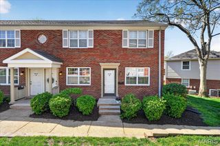 9028 Cardinal Terrace, Brentwood, MO 63144
